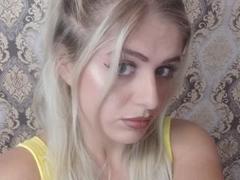 EveEveline from xLoveCam