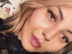 EveNetty - female with  small tits webcam at xLoveCam