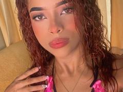 EvelynColinss - female with red hair webcam at xLoveCam