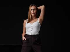 EvelynCute - blond female with  big tits webcam at xLoveCam