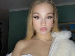 EvetteBeauty - blond female webcam at xLoveCam