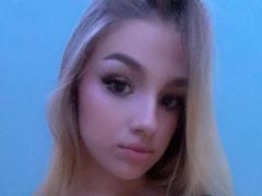 EvetteBeauty - blond female webcam at xLoveCam