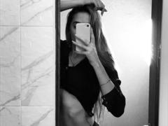 EviLune - female with black hair webcam at xLoveCam