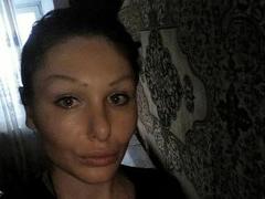 EvieMarylin - female with brown hair and  small tits webcam at xLoveCam