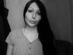 EvieMarylin - female with brown hair and  small tits webcam at xLoveCam