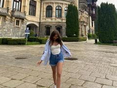 AllisonBloom - female with brown hair webcam at LiveJasmin