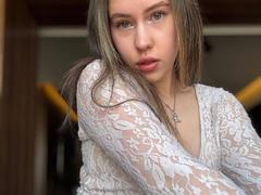 Eyira from xLoveCam
