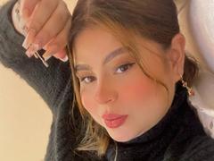 EymiTomsom - blond female webcam at xLoveCam