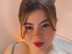 EymiTomsom - blond female webcam at xLoveCam