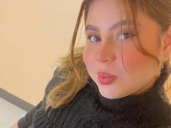 EymiTomsom from xLoveCam