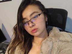 EymyFox - female with black hair webcam at LiveJasmin