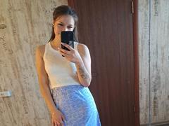 FabinaBae - female with brown hair webcam at xLoveCam