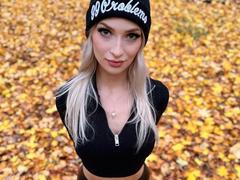 FairyFox-hot - blond female webcam at xLoveCam