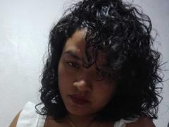FaniAro - female with black hair webcam at xLoveCam