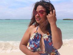 FaniAro - female with black hair webcam at xLoveCam