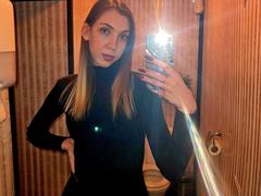 AleaseBenson - female with brown hair and  big tits webcam at xLoveCam