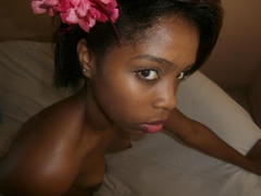 FeeClochette - female with black hair webcam at xLoveCam