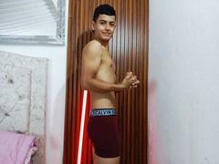 FelipeLowden - male webcam at xLoveCam