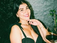 FernandaMl - female with black hair webcam at xLoveCam