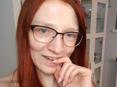 FinaFoxy-hot - female with red hair webcam at xLoveCam