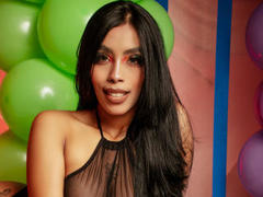 FiorellaBossh - female with black hair webcam at LiveJasmin