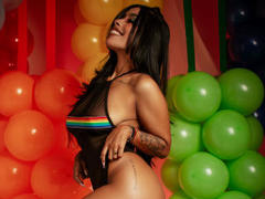 FiorellaBossh - female with black hair webcam at LiveJasmin