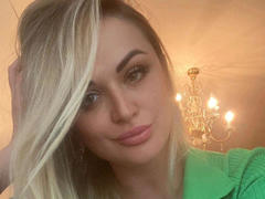 FlirtyPeach-hot - blond female webcam at xLoveCam