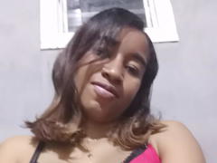 FloJolie - female webcam at xLoveCam