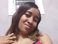 FloJolie - female webcam at xLoveCam