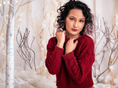 FloraSaenz - female with black hair and  small tits webcam at xLoveCam