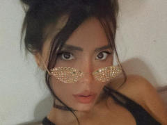 FlorenciaCoper - female with black hair and  big tits webcam at xLoveCam
