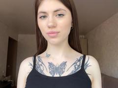 FlorrieCappola - female with brown hair webcam at xLoveCam