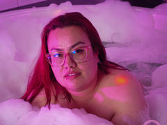 FoxyBell from xLoveCam