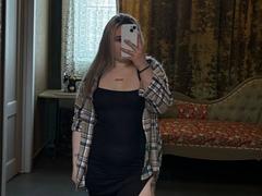 FoxyKissis - blond female with  big tits webcam at xLoveCam