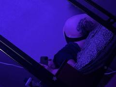 FoxyKissis - blond female with  big tits webcam at xLoveCam