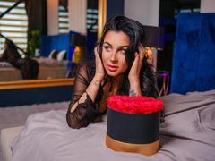 FrancescaDante - female with black hair webcam at xLoveCam