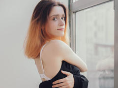 FranMorris - female with brown hair and  small tits webcam at LiveJasmin