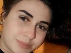 FrancheskaaWaalsh - female with brown hair and  small tits webcam at xLoveCam