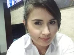 FrancheskaaWaalsh - female with brown hair and  small tits webcam at xLoveCam