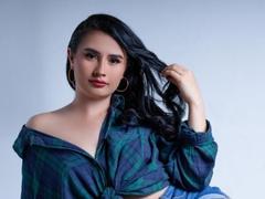 FrancheskaaWaalsh - female with brown hair and  small tits webcam at xLoveCam