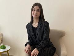 FrancisMichiel - female with brown hair webcam at LiveJasmin