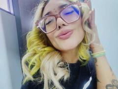 FreankyQueen - blond female with  small tits webcam at xLoveCam