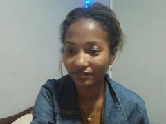 FrenchQueen - female with brown hair webcam at xLoveCam