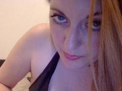 SweetySexy - female with brown hair webcam at xLoveCam
