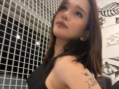 FreshYoungTS-hot - shemale with black hair webcam at xLoveCam