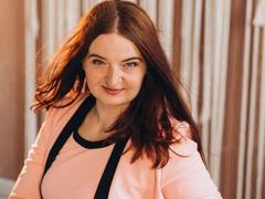 IzabelSunny - female with brown hair webcam at xLoveCam