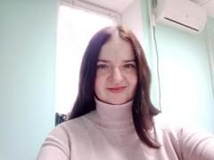 IzabelSunny - female with brown hair webcam at xLoveCam