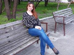 IzabelSunny - female with brown hair webcam at xLoveCam