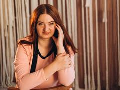 IzabelSunny - female with brown hair webcam at xLoveCam
