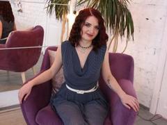 IzabelSunny - female with brown hair webcam at xLoveCam